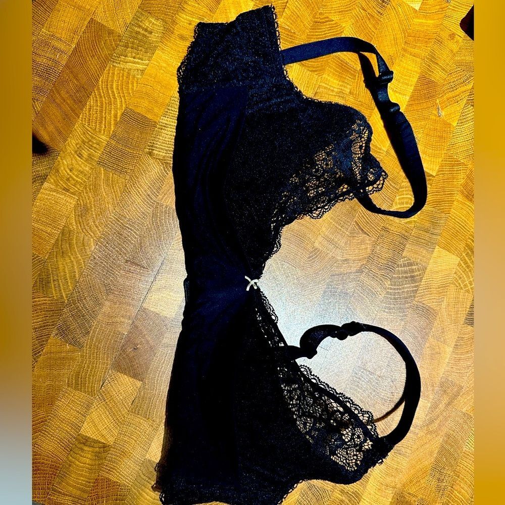 Lace black bra from Heidi Klum Intimates in 36D